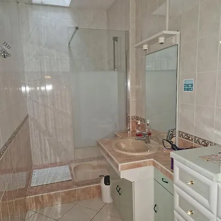 Semesterbostad A 15km Puy Dufou 5pers 3chambres *